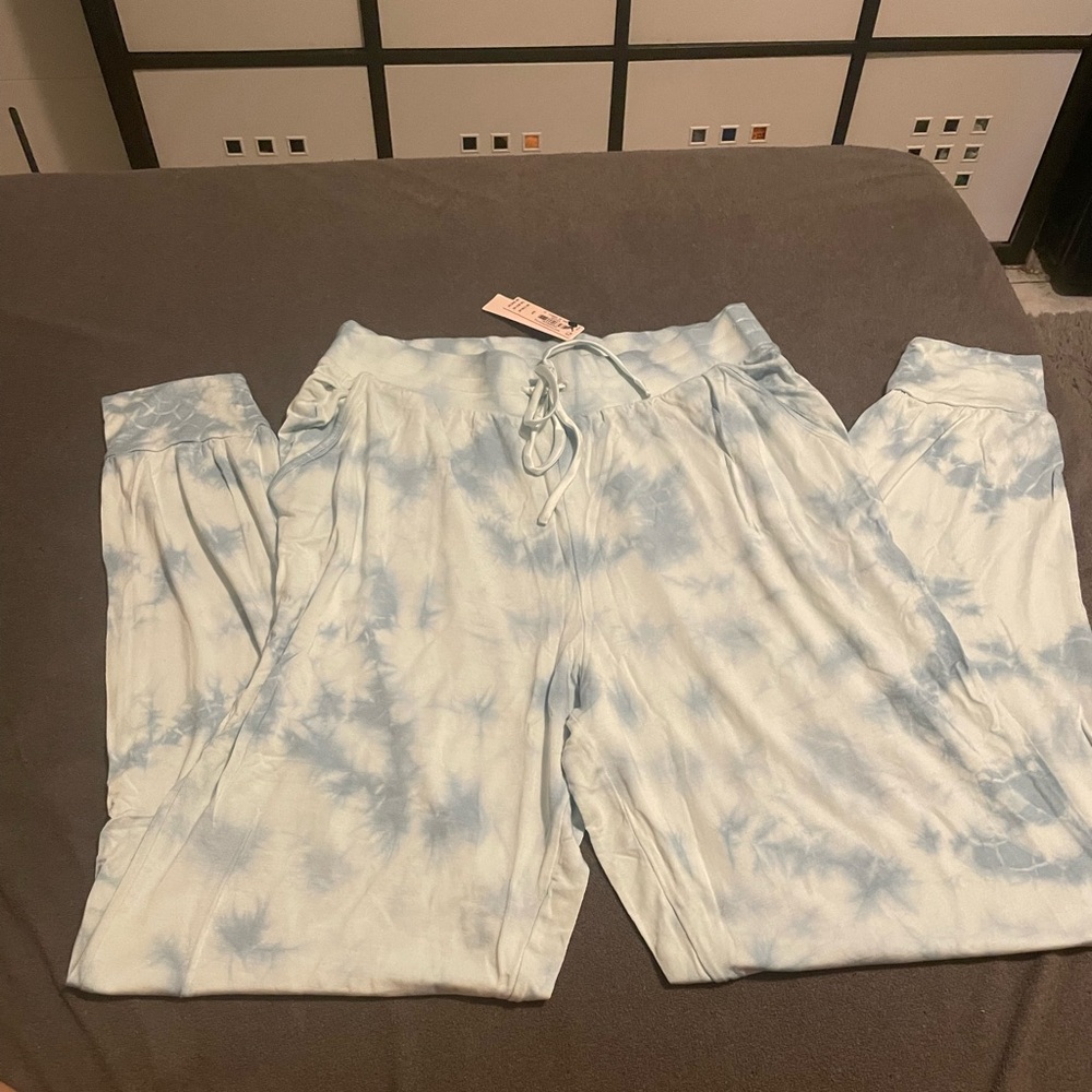 NWT Victoria's Secret Light Blue Tie-Dye Top - size S